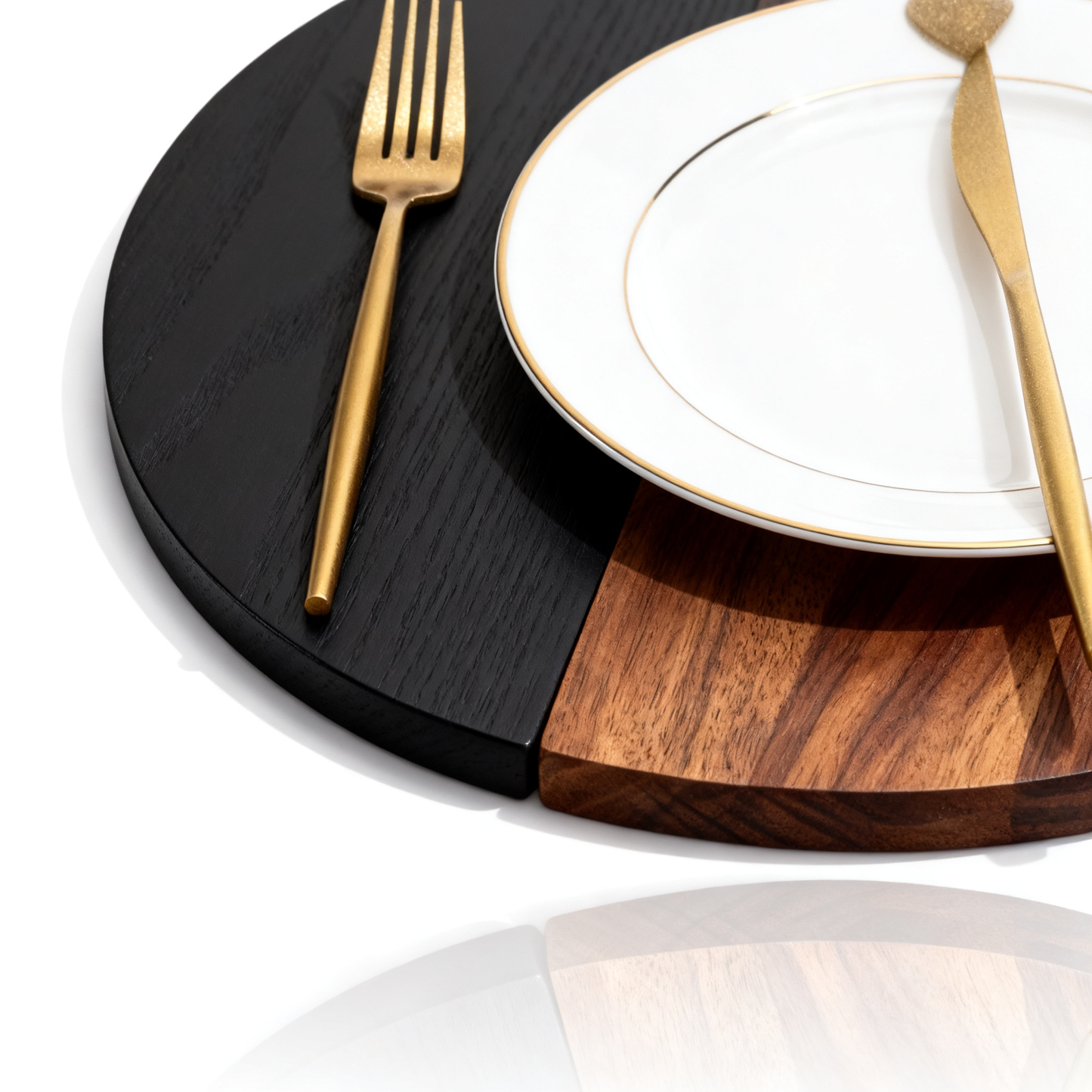 🌓 Black & Walnut Round Serving Tray A statement piece that blends modern contrast with natural warmth for elevated everyday moments