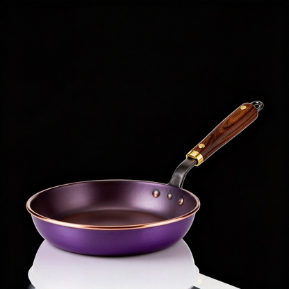 🟤 Vintage Copper Frying Pan With Wooden Handle — A Timeless Cooking Essential Combining Classic Craftsmanship & Modern Kitchen Elegance